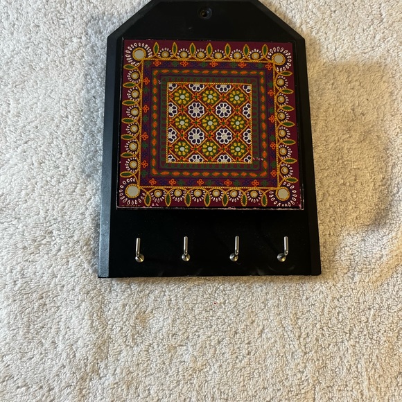 Mail and key wall holder - Picture 2 of 2